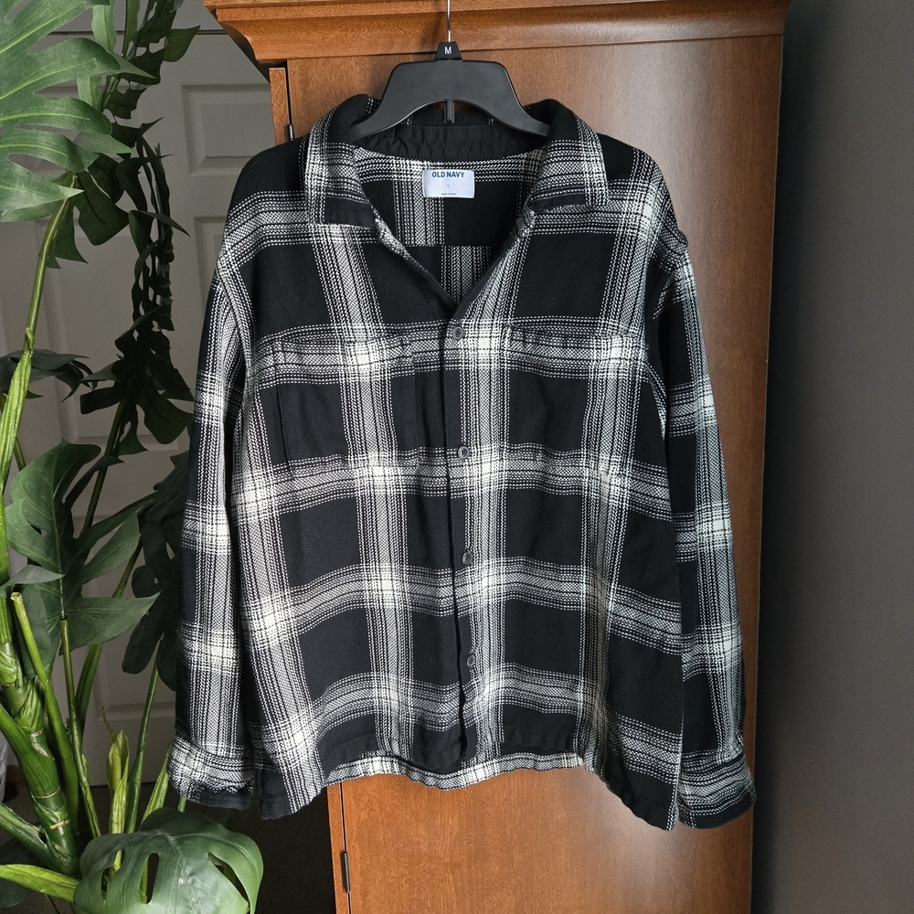 Old Navy Monochrome Plaid Button-Up Shirt